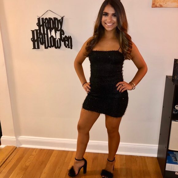 Meet your Posher, Danielle - Picture 2 of 5